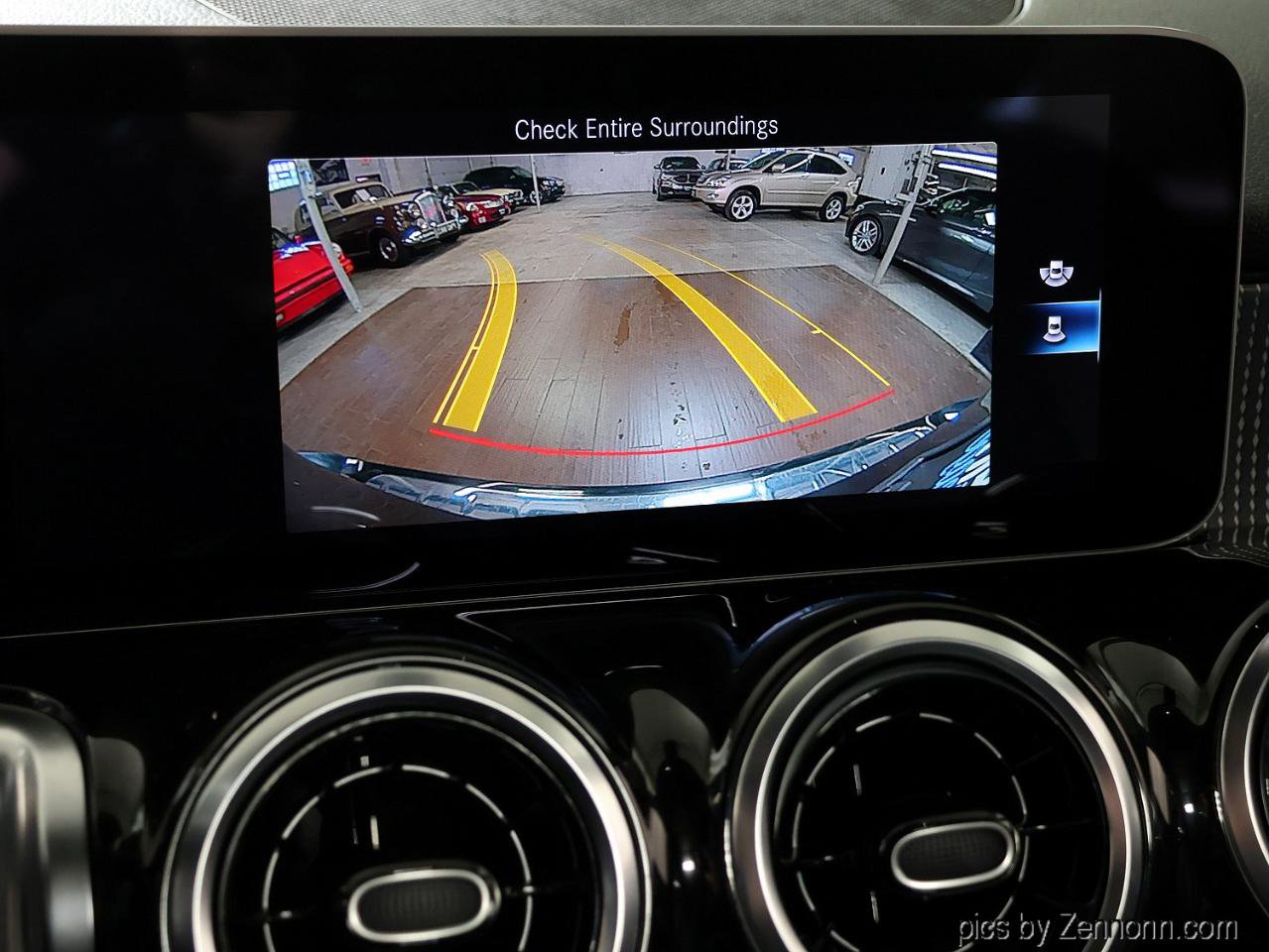 Used 2020 Mercedes-Benz GLB 250 4MATIC w/ Premium Package image 21