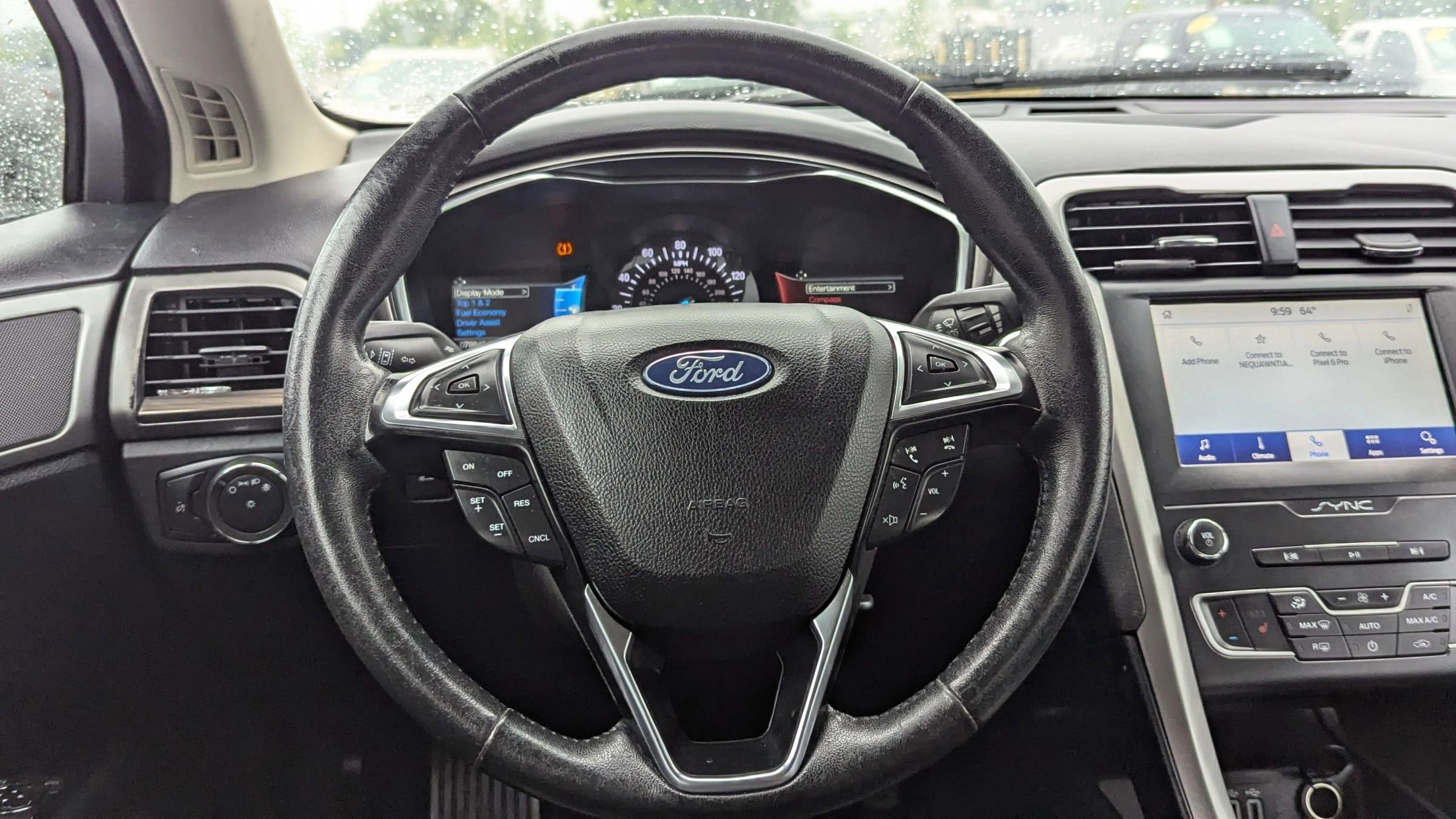 Used 2020 Ford Fusion SEL FWD image 15