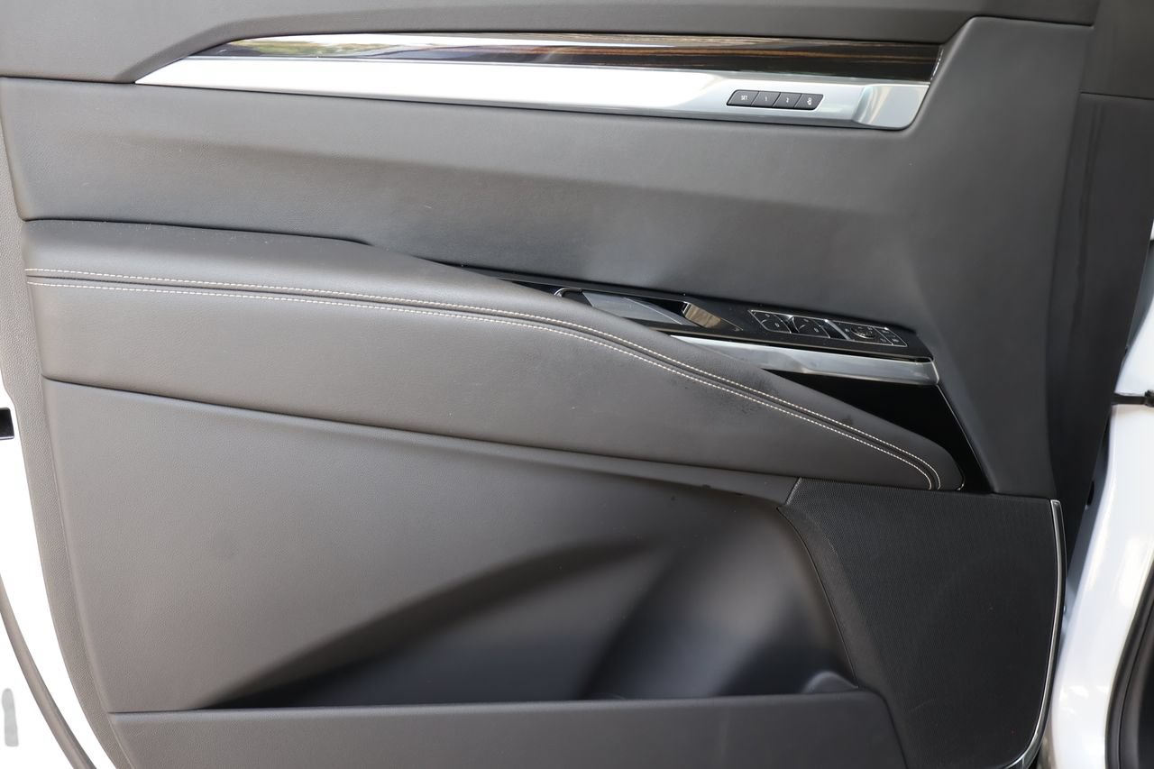 Certified 2025 Cadillac Escalade Premium Luxury AWD/4WD image 9