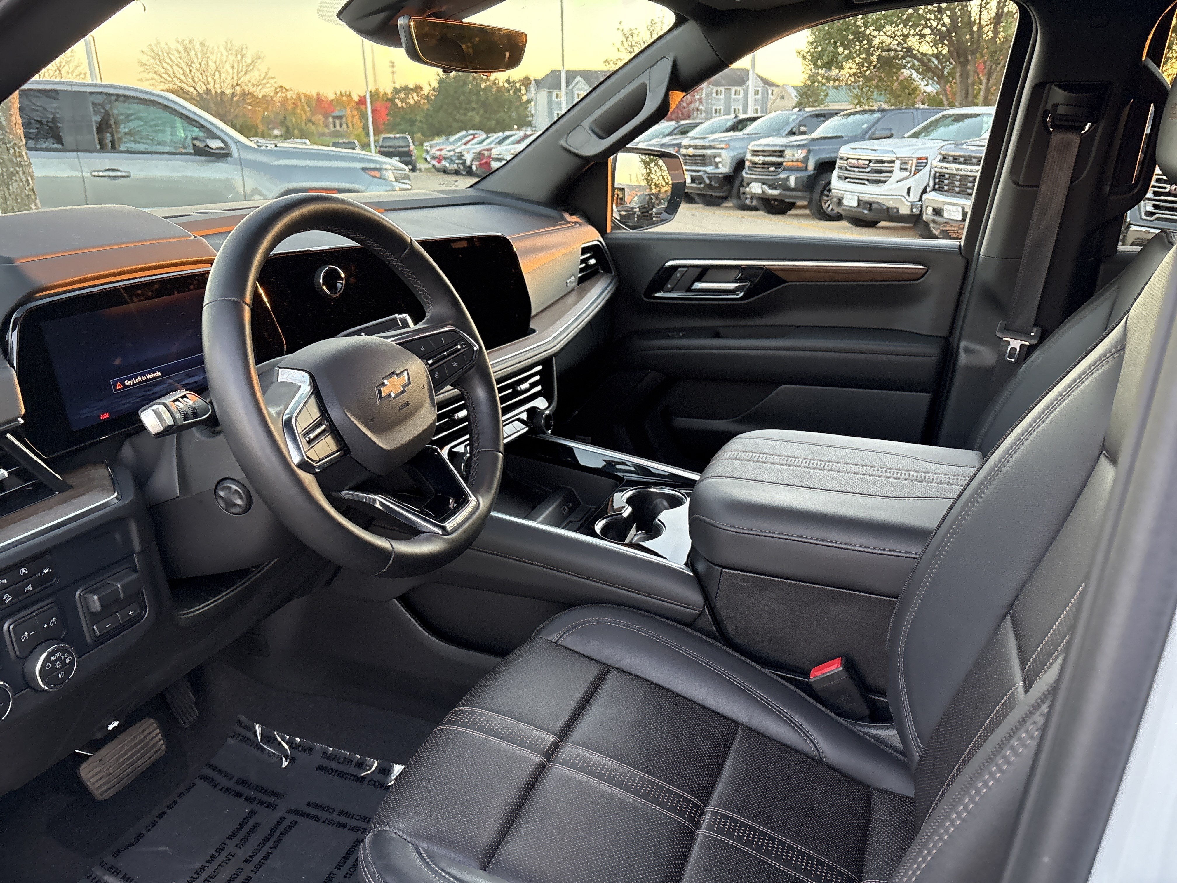 Used 2026 Chevrolet Tahoe High Country AWD/4WD image 12