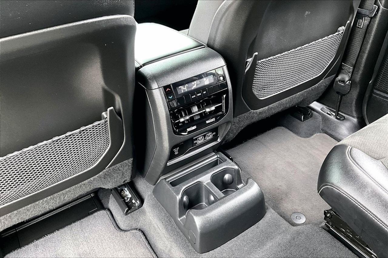 Used 2024 Jeep Grand Cherokee L Laredo AWD/4WD image 10