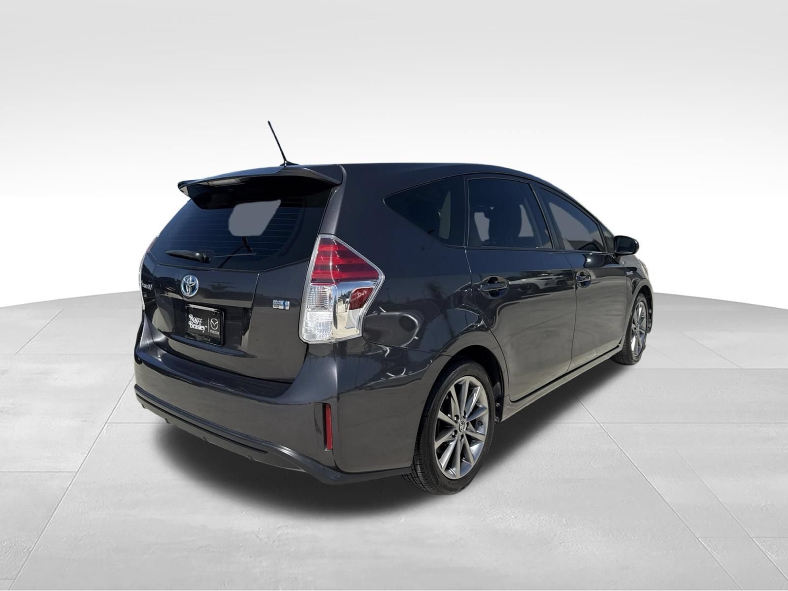 Used 2017 Toyota Prius V Five w/ Advanced Technology Package FWD image 5