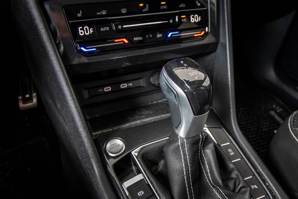Certified 2023 Volkswagen Tiguan SE R-Line FWD image 32