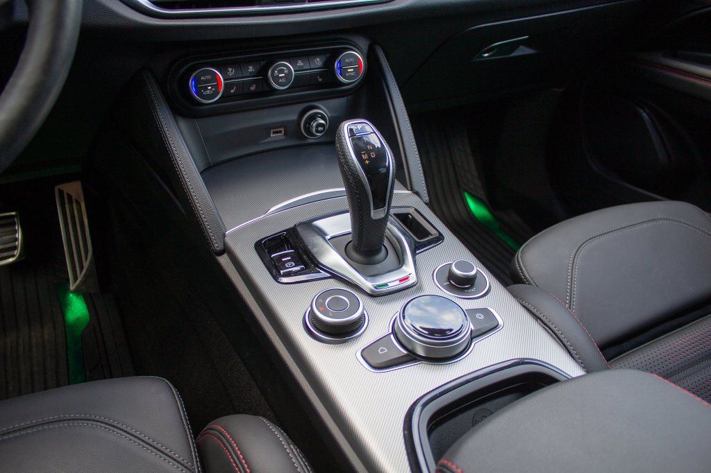 Used 2025 Alfa Romeo Stelvio Tributo Italiano w/ Active Assist Plus Package AWD/4WD image 21