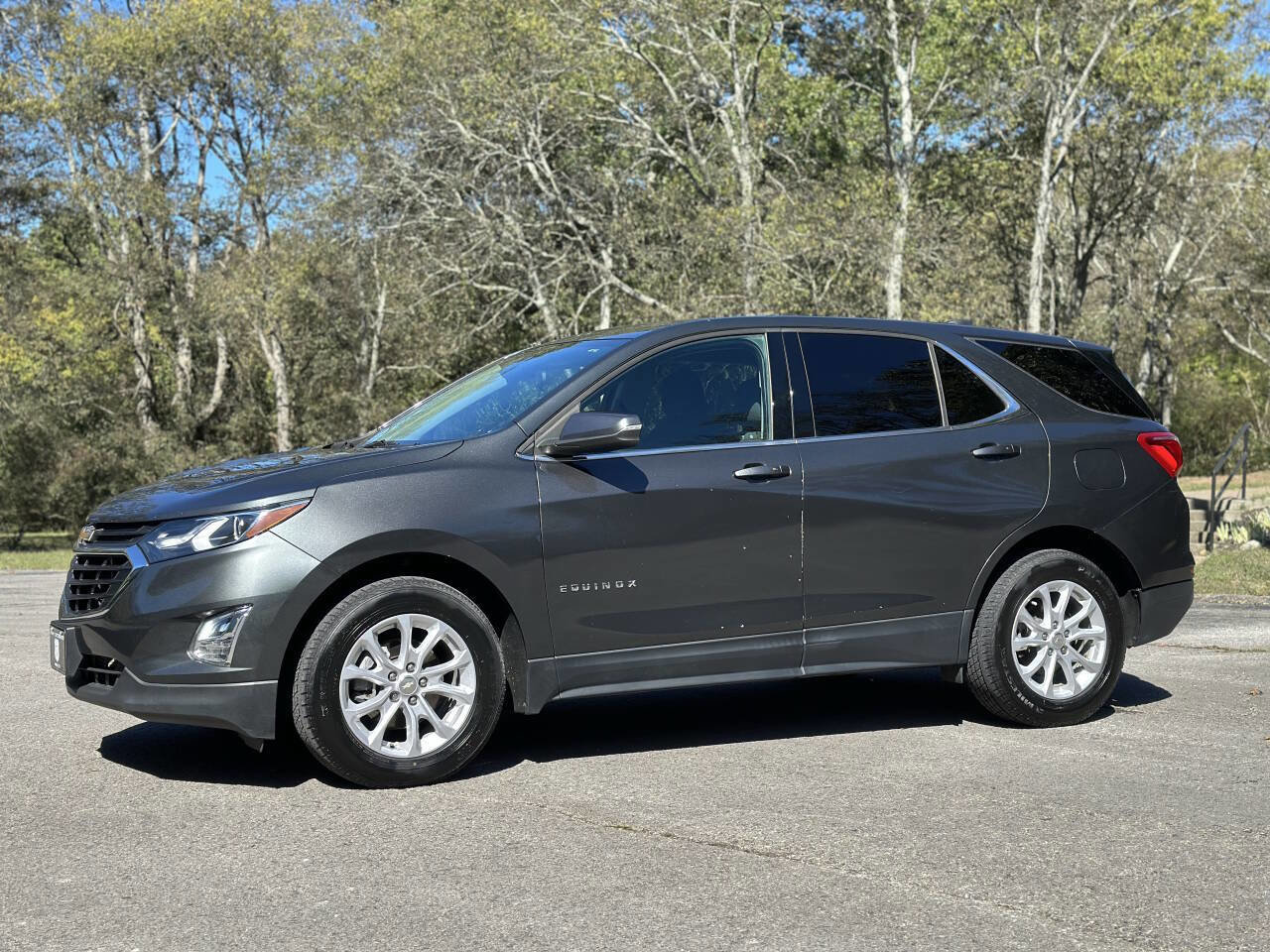 Used 2019 Chevrolet Equinox LT w/ Driver Convenience Package image 2