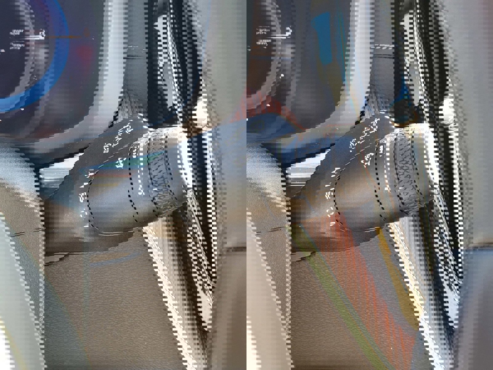 Certified 2024 Volvo XC60 T8 Ultimate w/ Protection Package Premier image 21