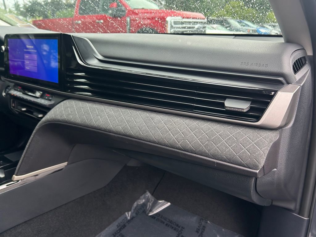 Used 2025 Toyota Camry XLE image 26