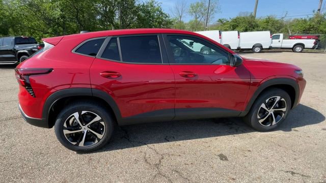 New 2026 Chevrolet Trax RS w/ Driver Confidence Package FWD image 2
