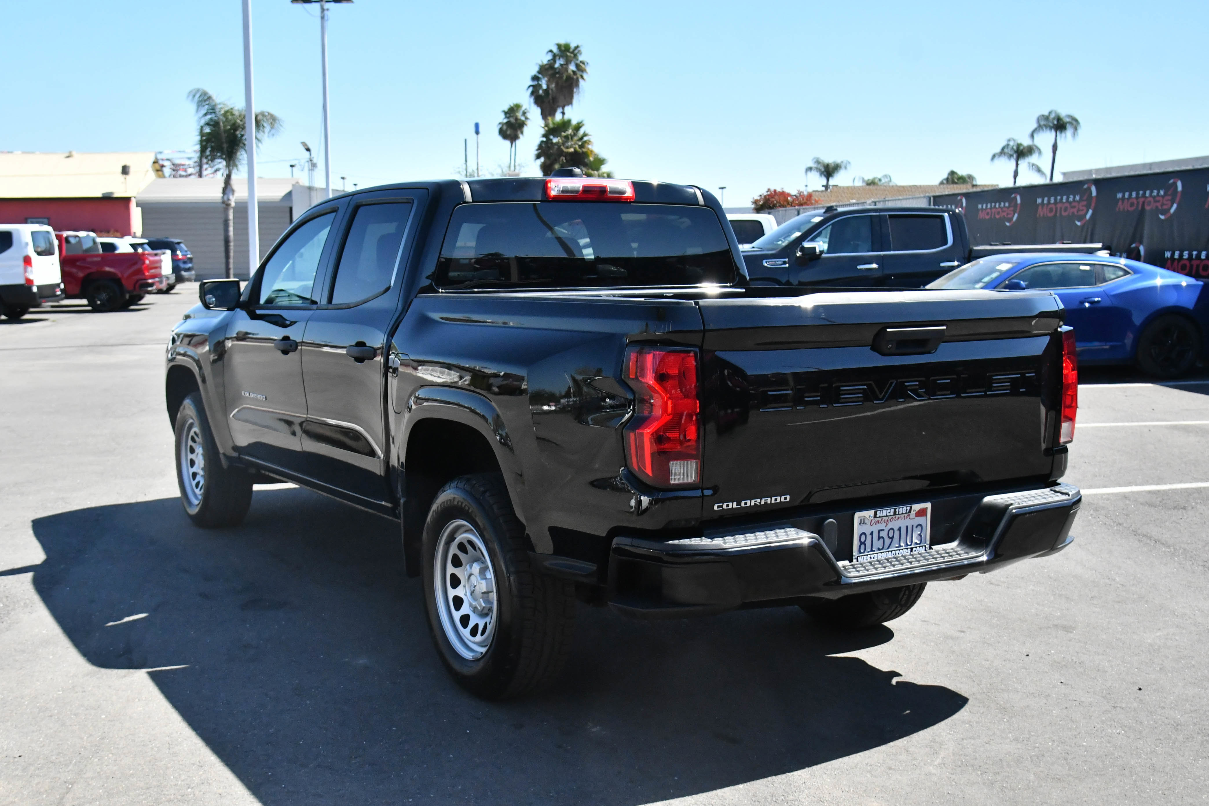 Used 2023 Chevrolet Colorado W/T image 6