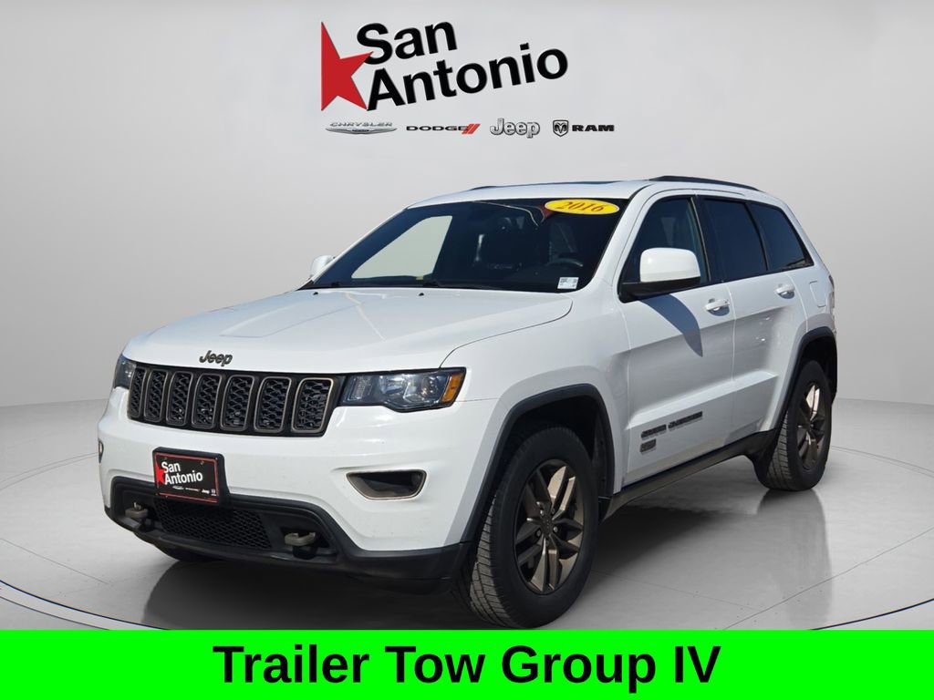 Used 2016 Jeep Grand Cherokee Laredo 75th Anniversary image 4