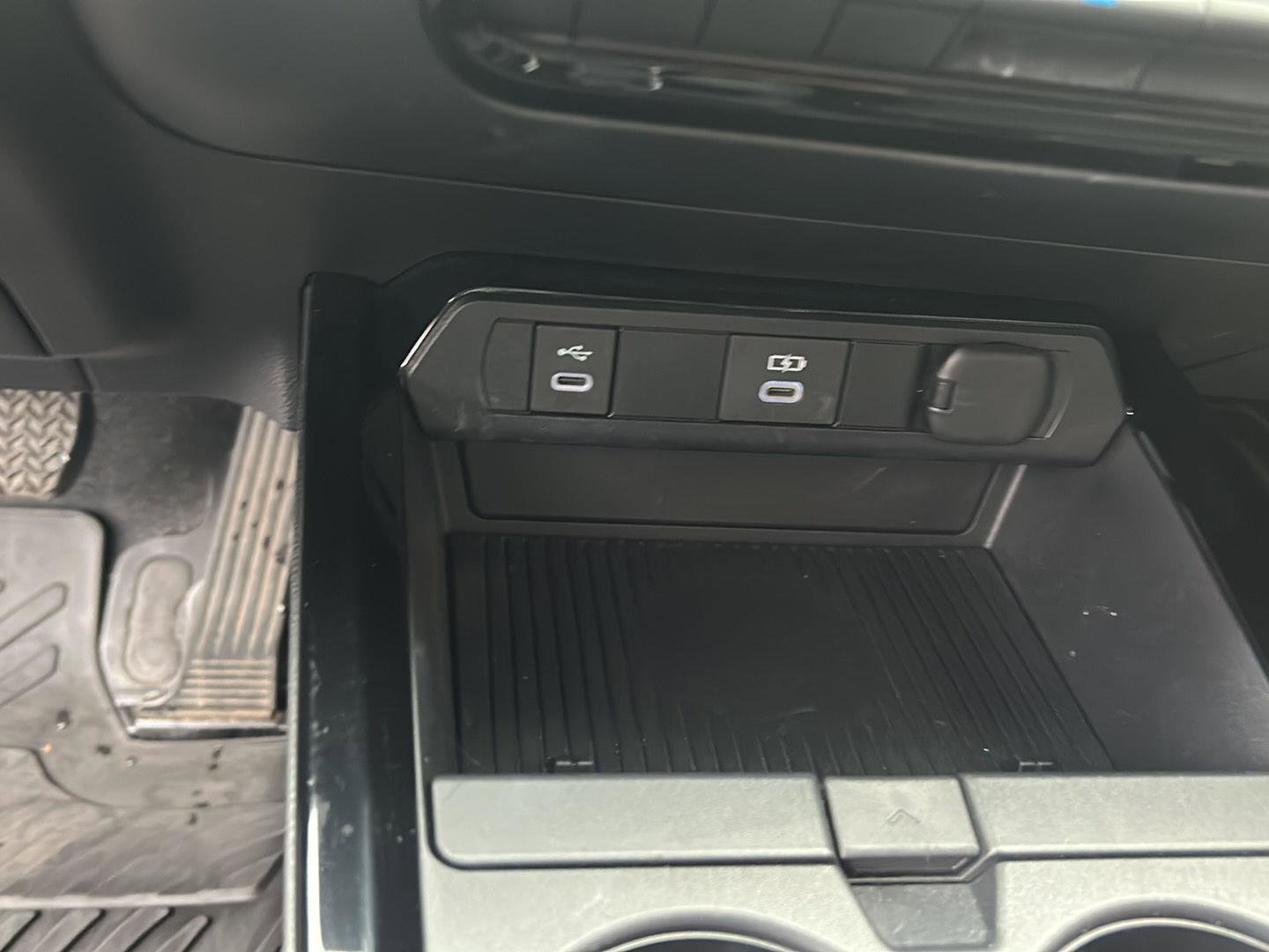 Used 2023 Toyota Prius LE image 17