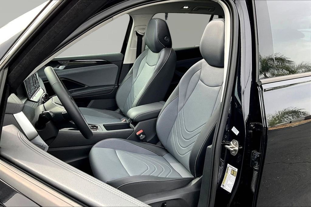 New 2026 Volkswagen Tiguan SE image 19