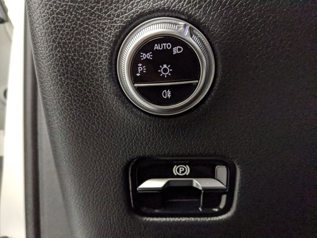 Used 2023 Mercedes-Benz GLC 300 4MATIC image 13