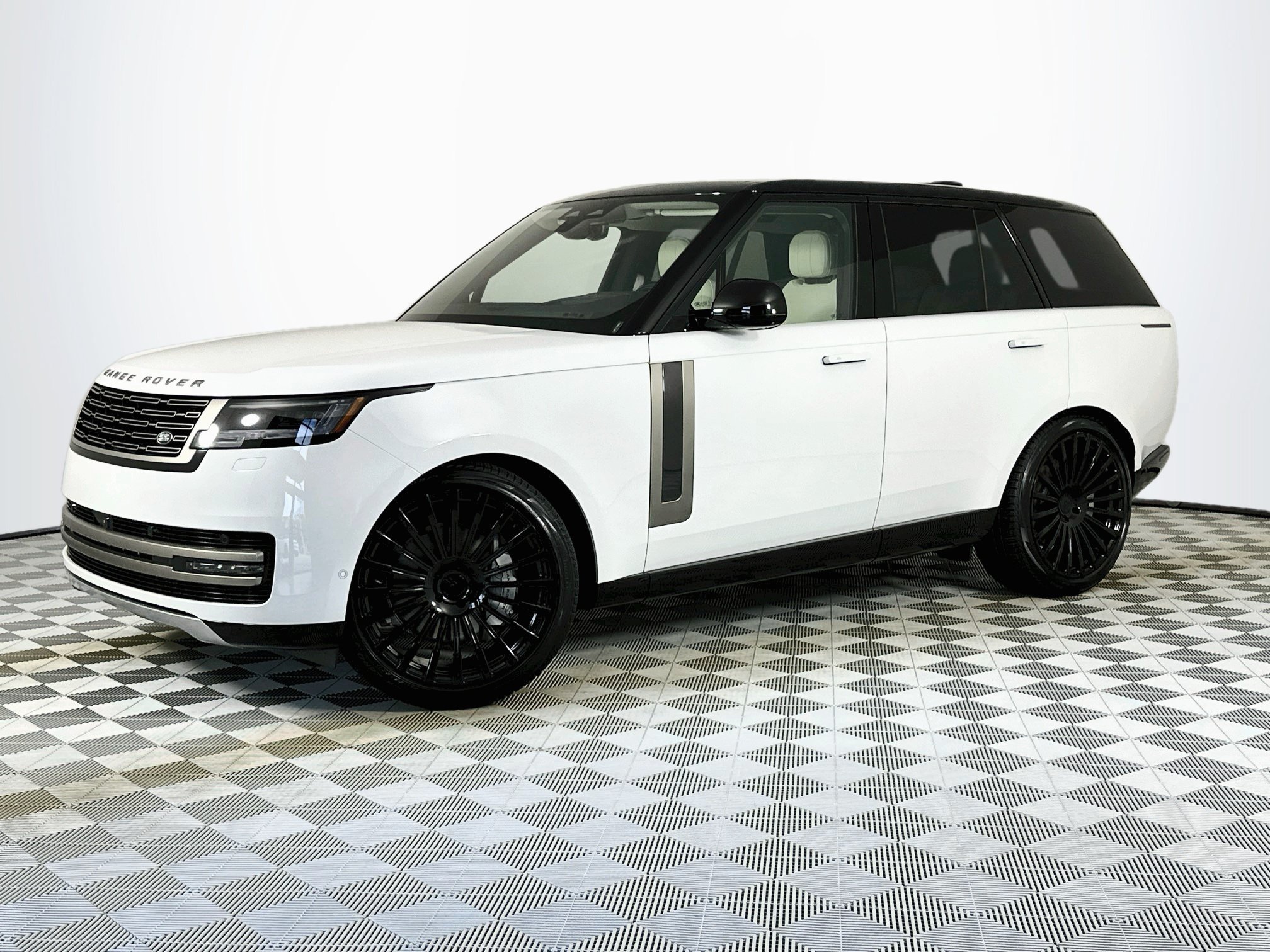 New 2027 Land Rover Range Rover SE