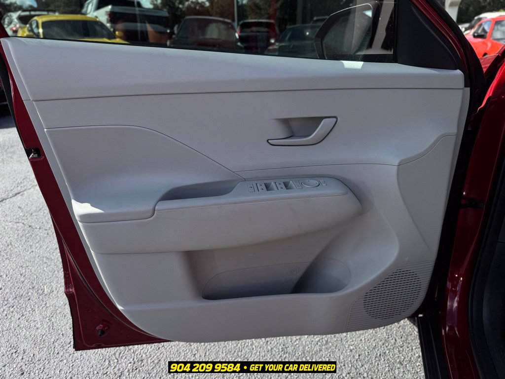 Used 2024 Hyundai Kona SEL FWD image 19
