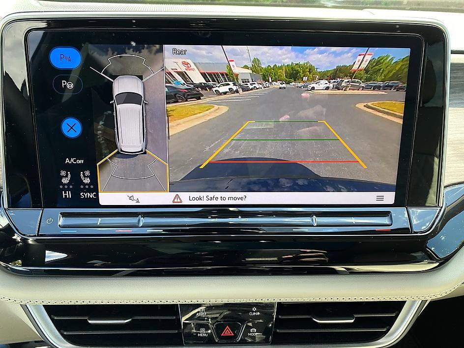 Used 2024 Volkswagen Atlas SEL Premium R-Line image 15