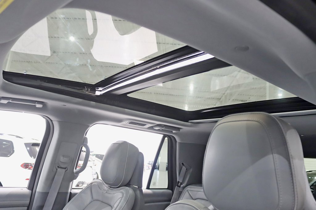 Used 2019 Lincoln Navigator Reserve image 34