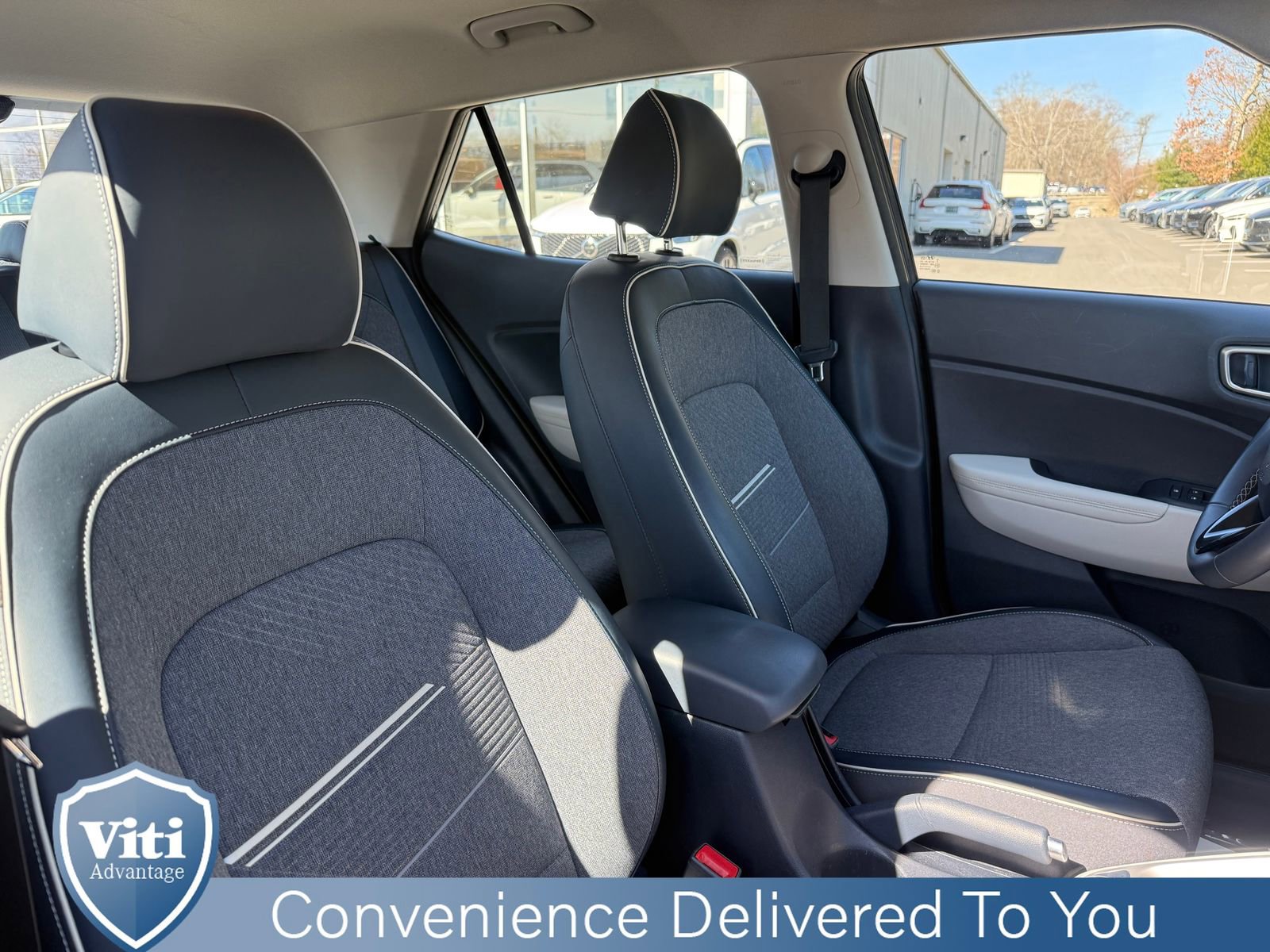 Used 2021 Hyundai Venue FWD image 29