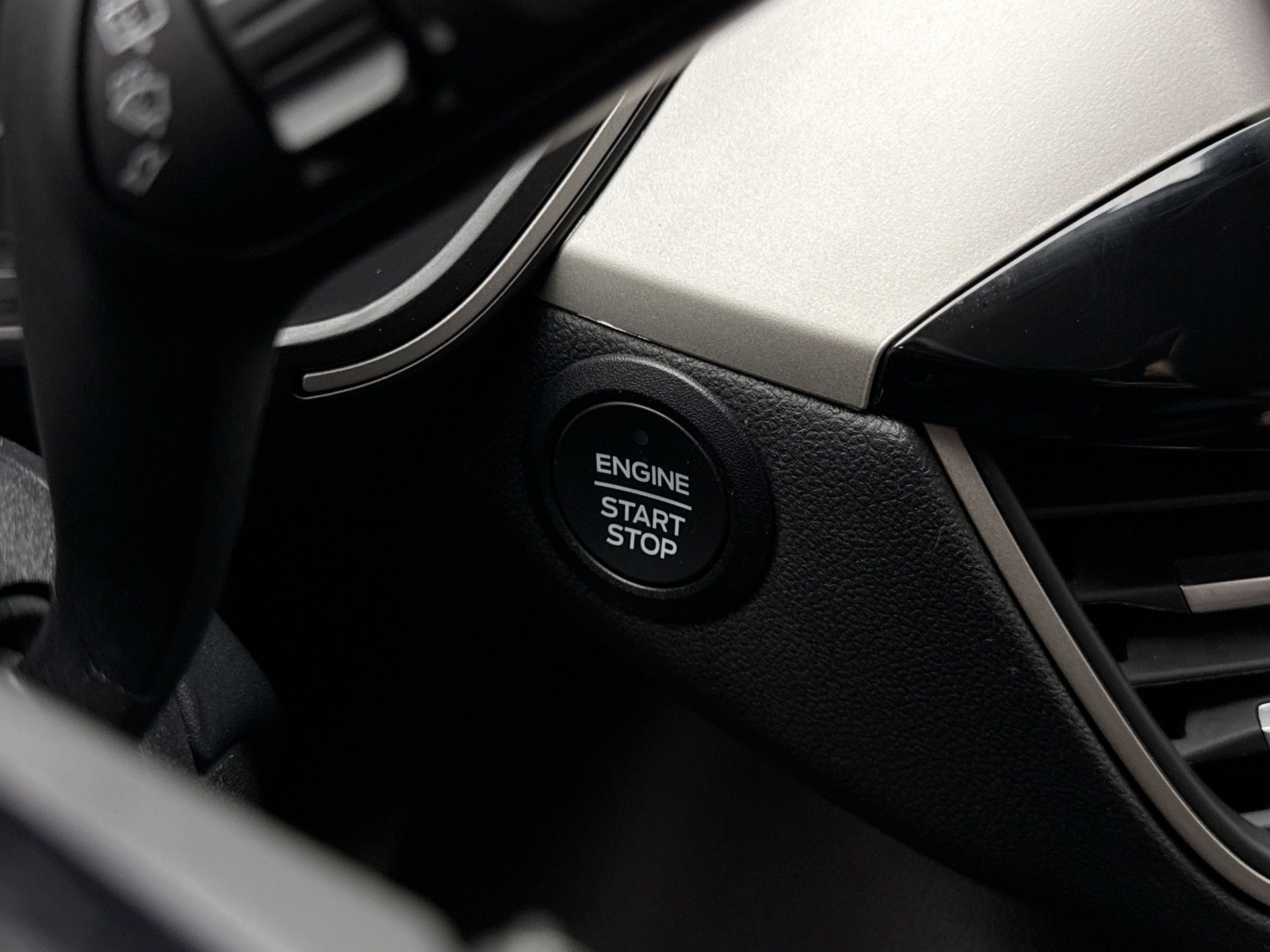 Used 2022 Ford Escape SE w/ Convenience Package image 19