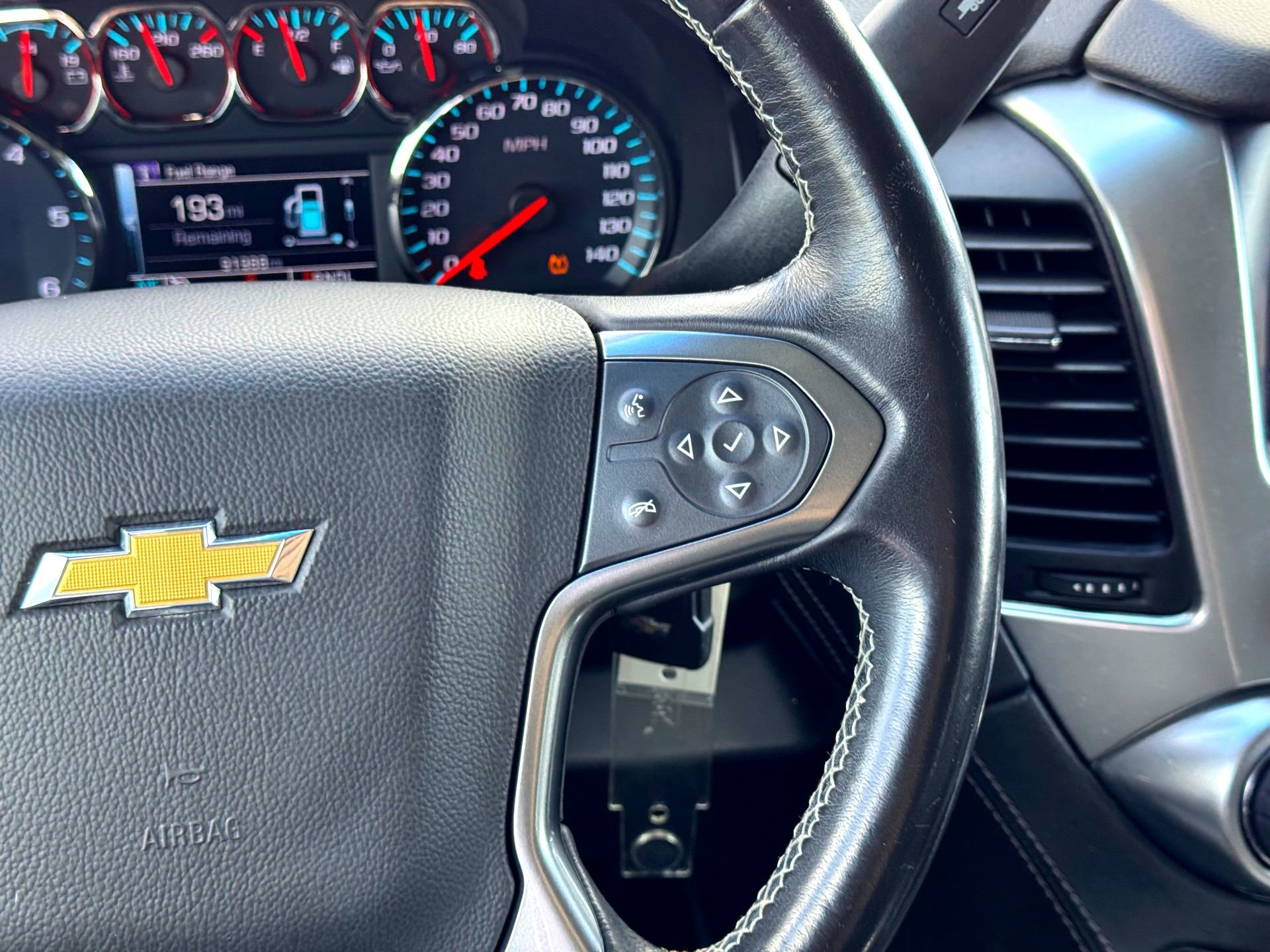 Used 2020 Chevrolet Suburban LT image 28