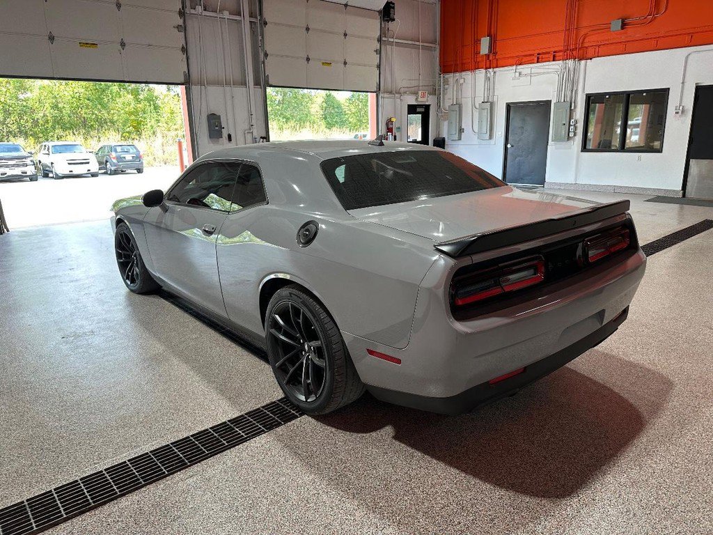 Used 2022 Dodge Challenger R/T w/ Plus Package image 3