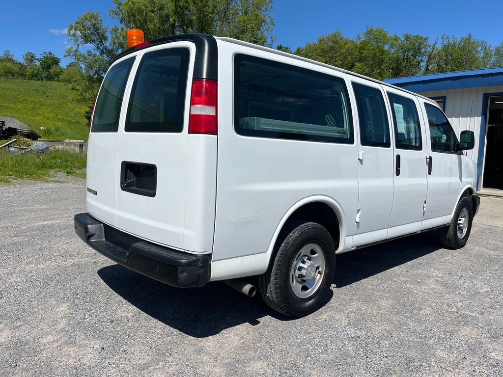 Used 2018 Chevrolet Express 2500 w/ Driver Convenience Package RWD image 12