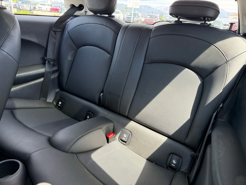 Used 2020 MINI Cooper 2-Door Hardtop image 4