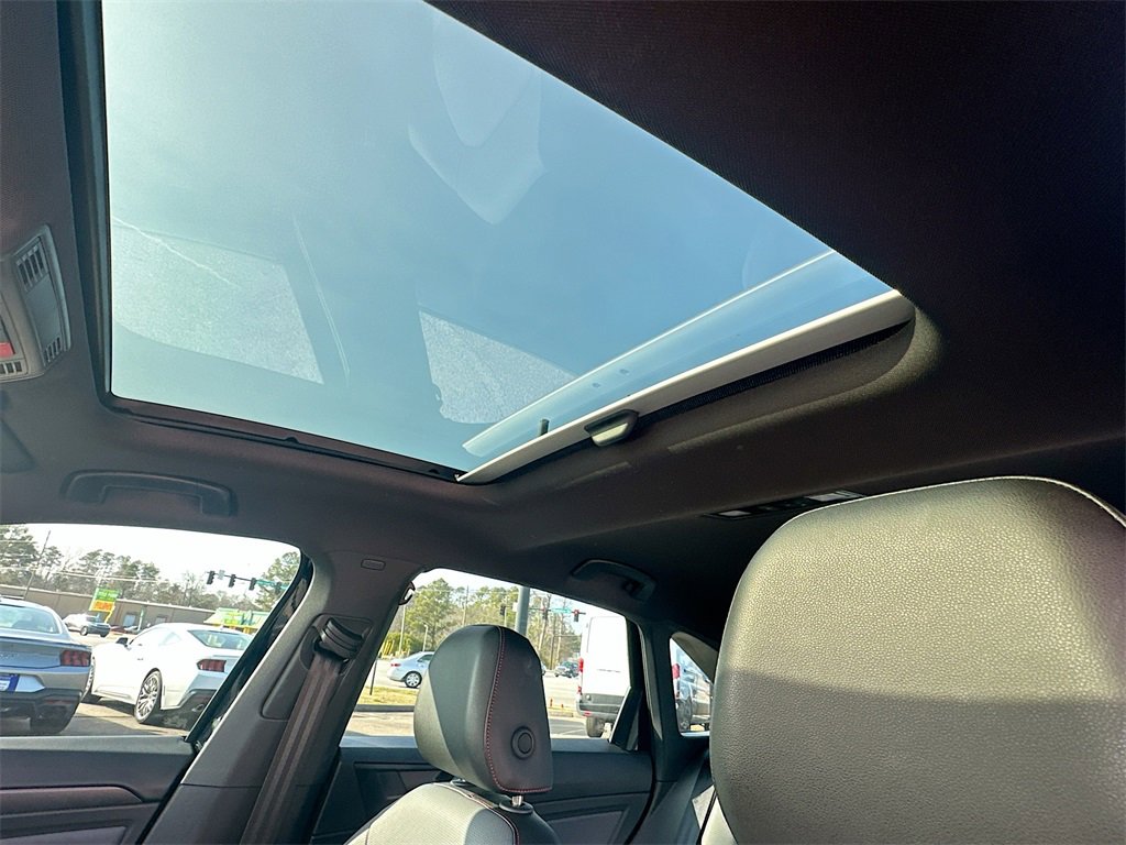 Used 2025 Volkswagen Jetta GLI Autobahn image 11