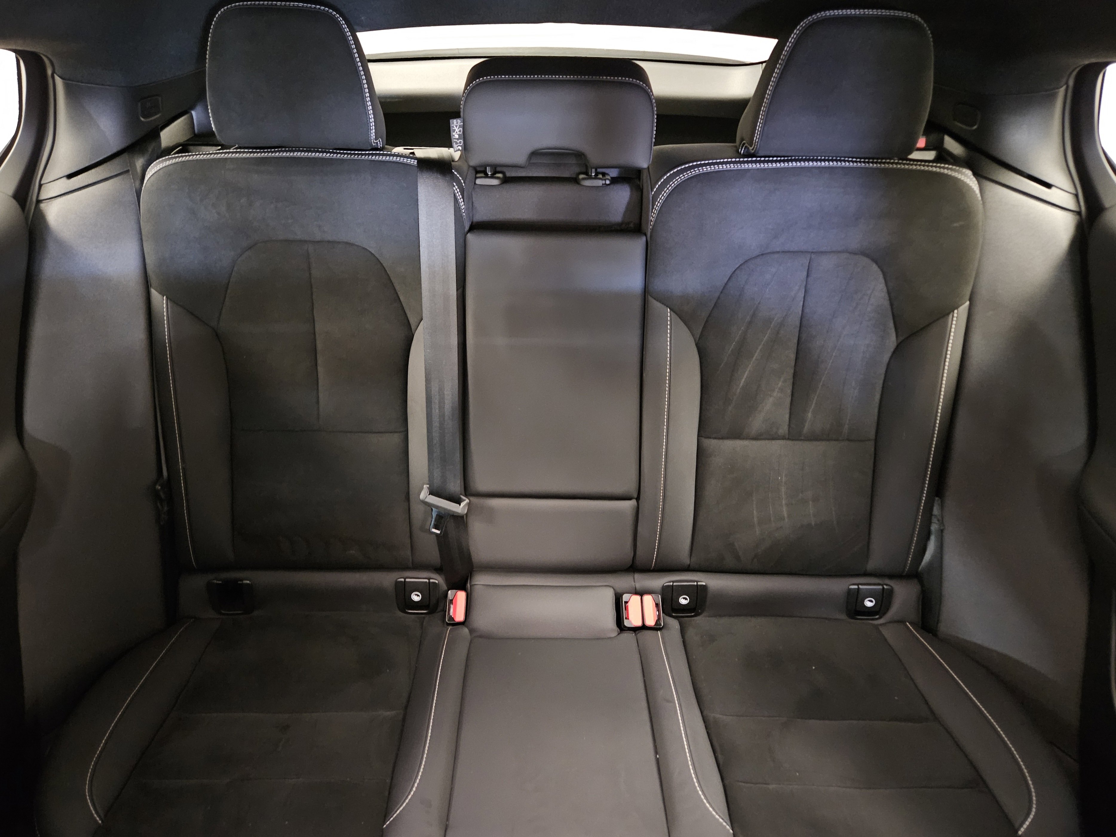 Used 2023 Volvo C40 P8 Recharge Ultimate image 37