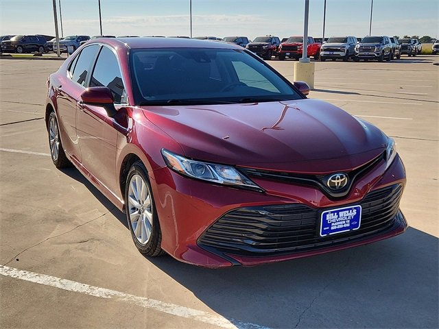 Used 2020 Toyota Camry LE image 6