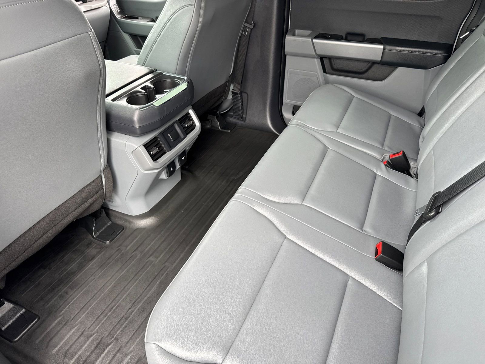 Used 2024 Ford F150 Lightning Pro image 13