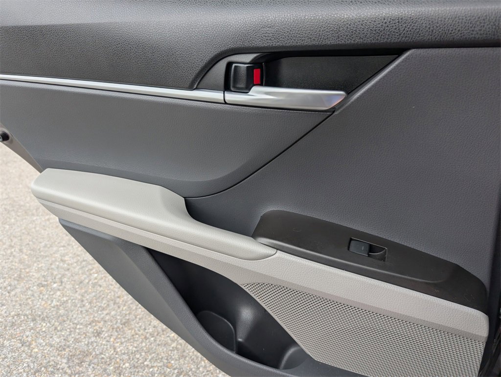 Used 2023 Toyota Camry SE w/ Convenience Package image 28