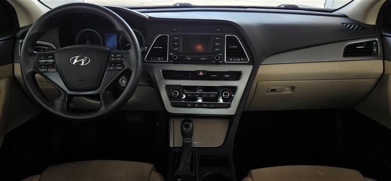 Used 2015 Hyundai Sonata SE w/ Option Group 02 image 9