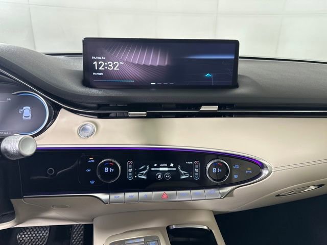 Used 2022 Genesis GV70 2.5T w/ Advanced Package image 21