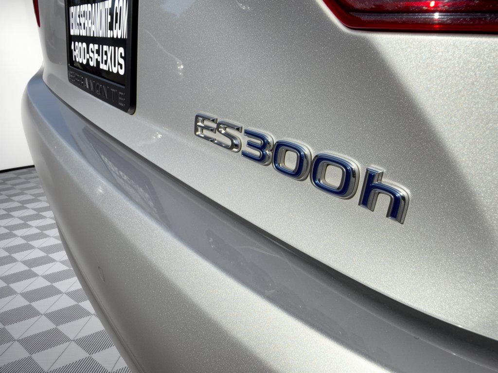 Used 2014 Lexus ES 300h w/ Premium Package w/Bamboo Trim FWD image 32