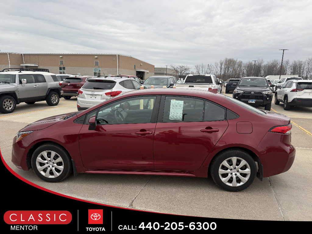 Used 2024 Toyota Corolla LE image 1