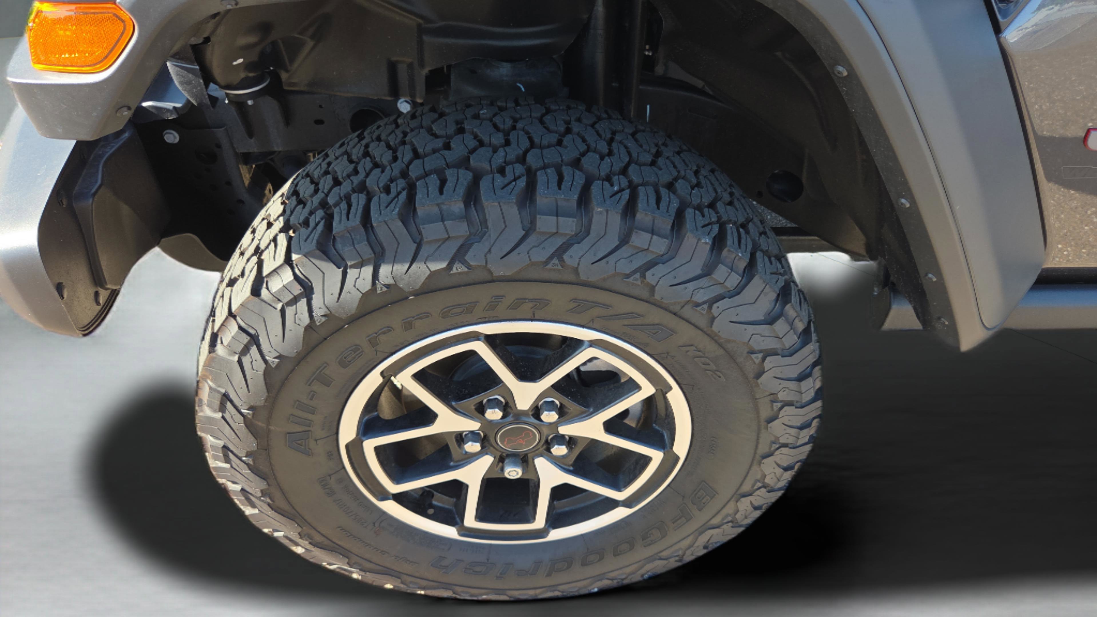 Used 2025 Jeep Wrangler Unlimited Rubicon w/ Technology Group image 10