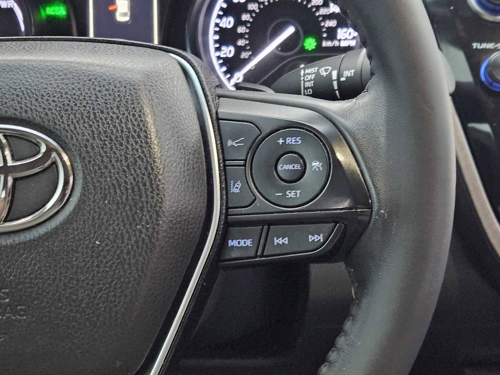 Used 2019 Toyota Camry SE w/ Sunroof Package image 28