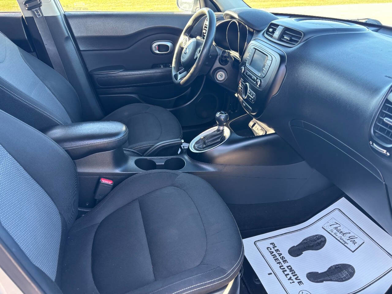 Used 2017 Kia Soul + image 8