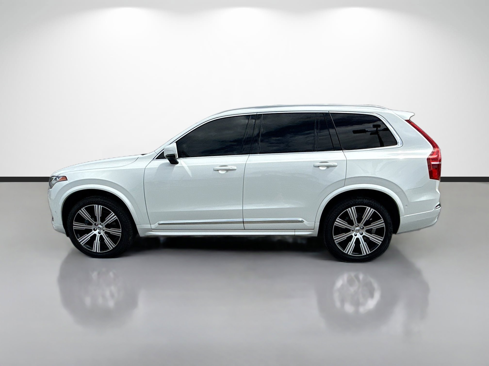 Used 2024 Volvo XC90 B6 Ultimate w/ Protection Package AWD/4WD image 6