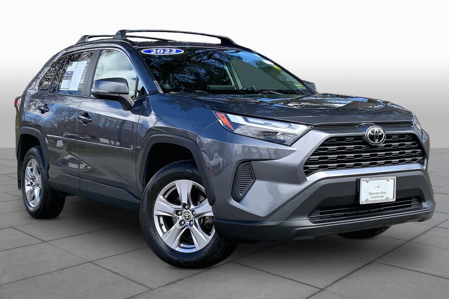 Used 2022 Toyota RAV4 XLE w/ Convenience Package AWD/4WD image 3
