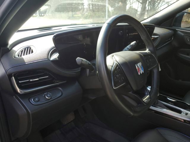 Used 2024 Buick Envista Sport Touring w/ Convenience I Package image 17