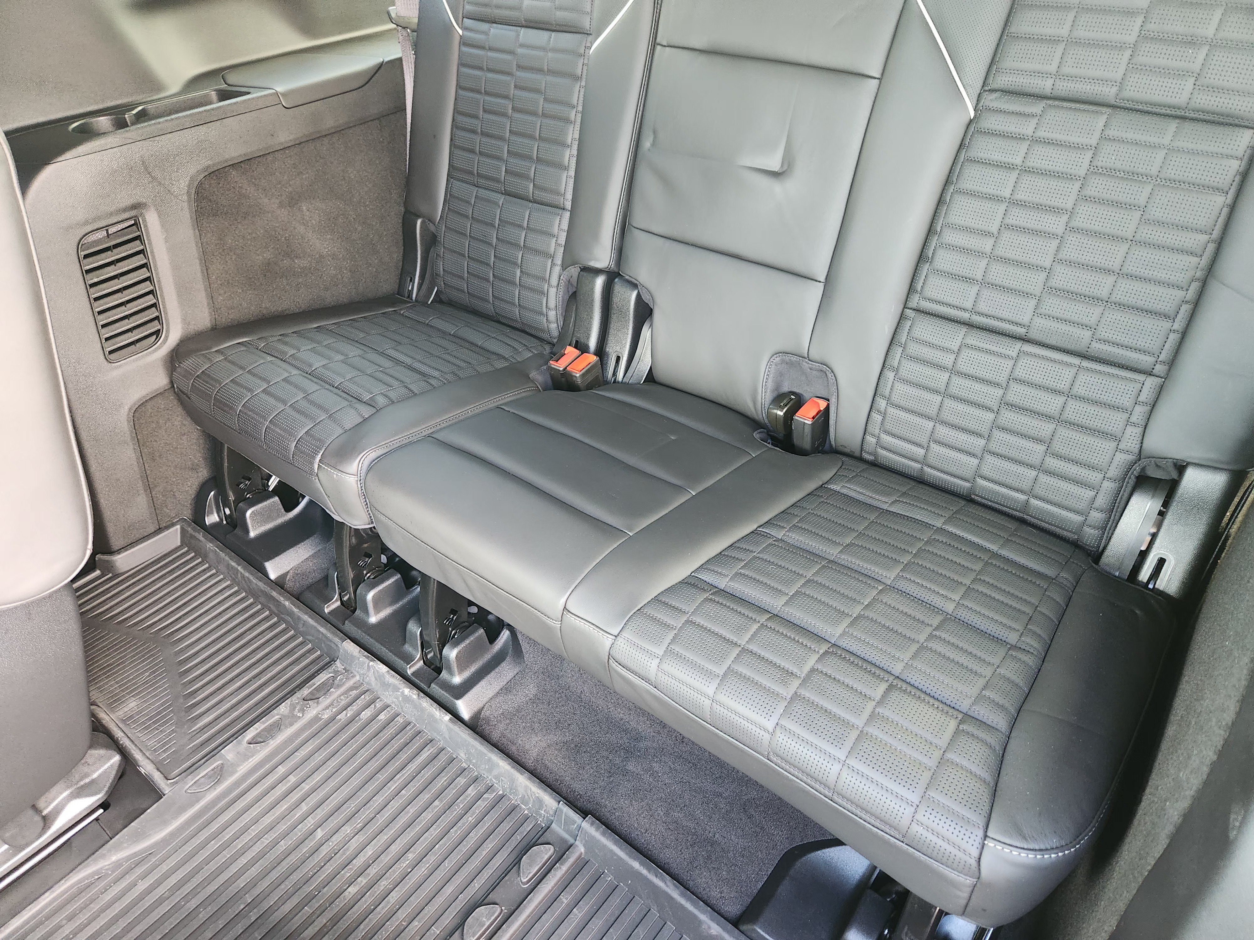 Used 2024 Cadillac Escalade ESV V w/ LPO, ONYX Package AWD/4WD image 33