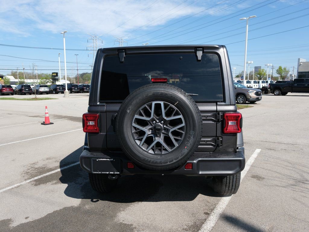 New 2025 Jeep Wrangler Unlimited Sahara AWD/4WD image 9