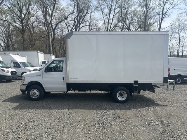 New 2027 Ford E-450 and Econoline 450 Super Duty w/ Power Equipment Group RWD image 3