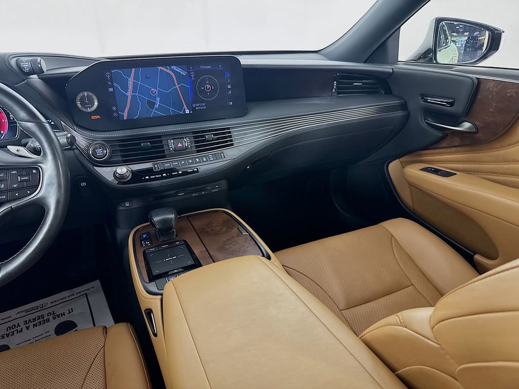 Used 2021 Lexus LS 500 w/ Accessory Package (Z2) image 28