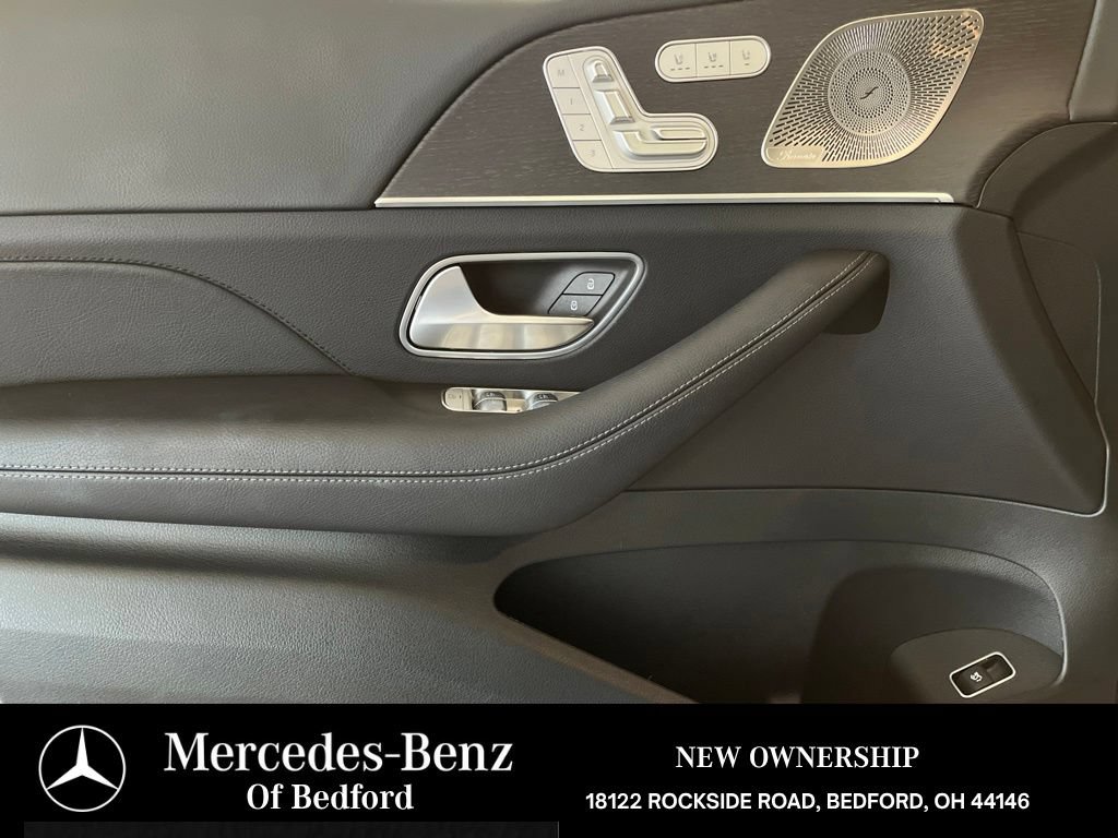 Used 2026 Mercedes-Benz GLS 580 4MATIC image 11