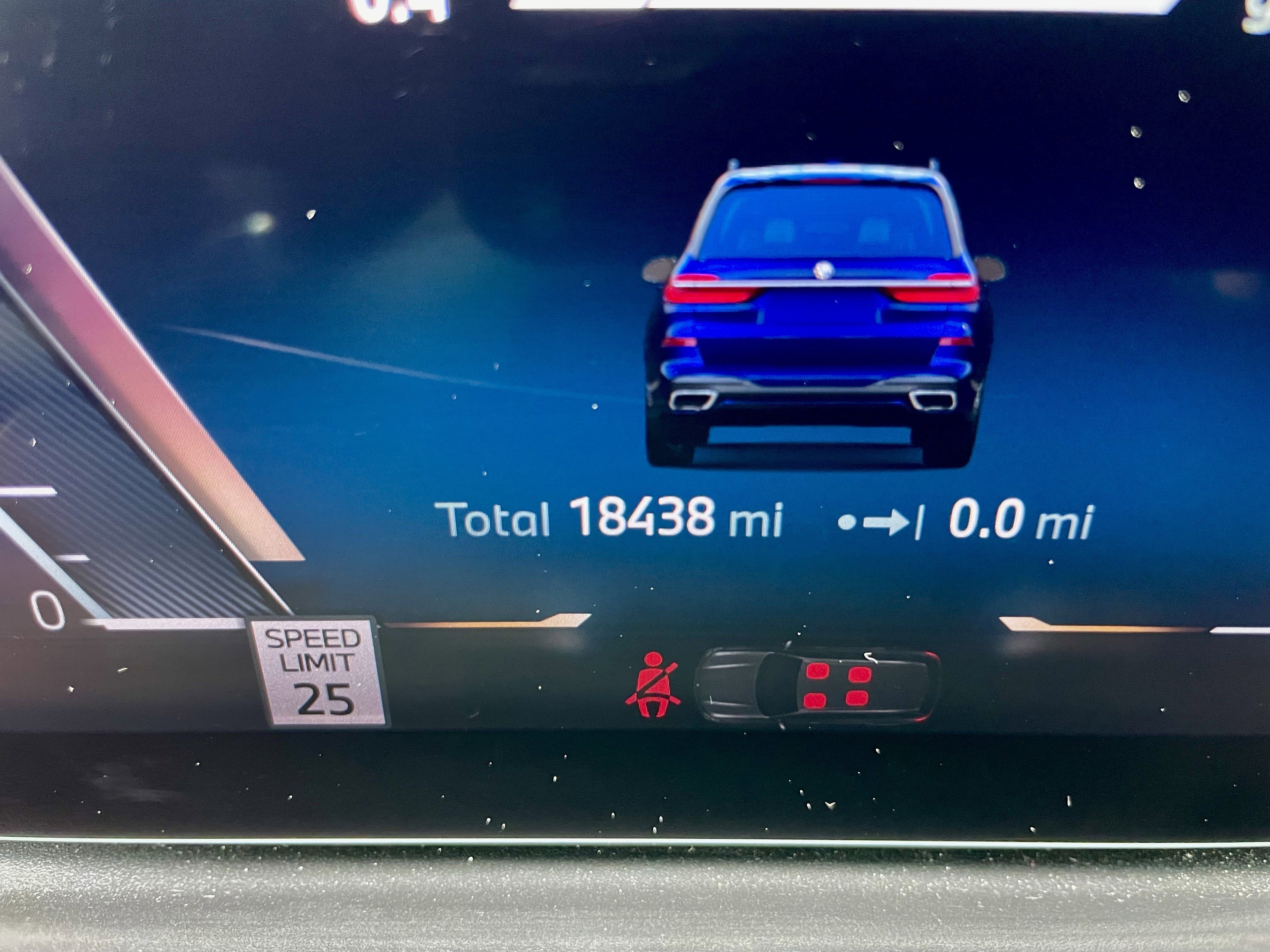 Used 2024 BMW X7 xDrive40i w/ M Sport Package image 25