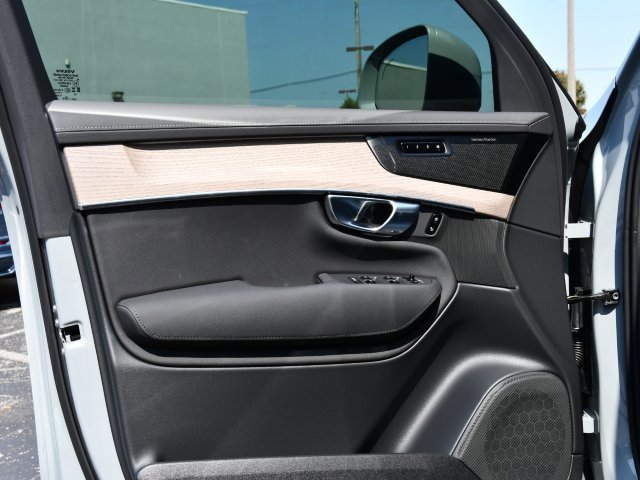 New 2026 Volvo XC90 B6 Plus w/ Protection Package Premier image 13