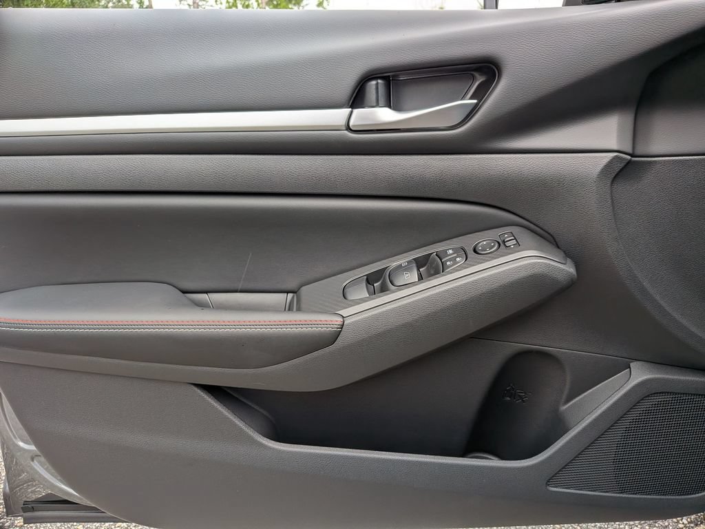 New 2026 Nissan Altima 2.5 SR w/ SR Premium Package FWD image 32